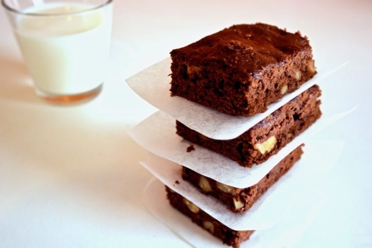 Olive Oil Brownies with Greek Yogurt and Olive Oil