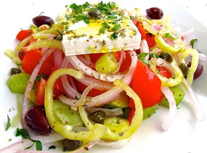 greek salad santorini