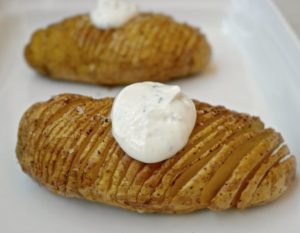 Crispy Baked Potatoes with a Taste of the Mediterranean