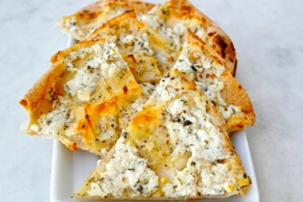 Feta pita pizza