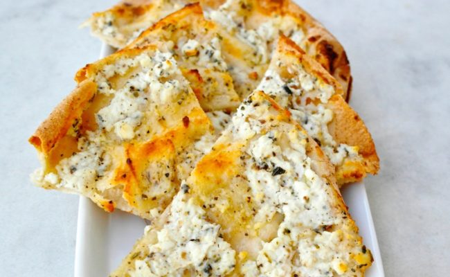 Feta pita pizza