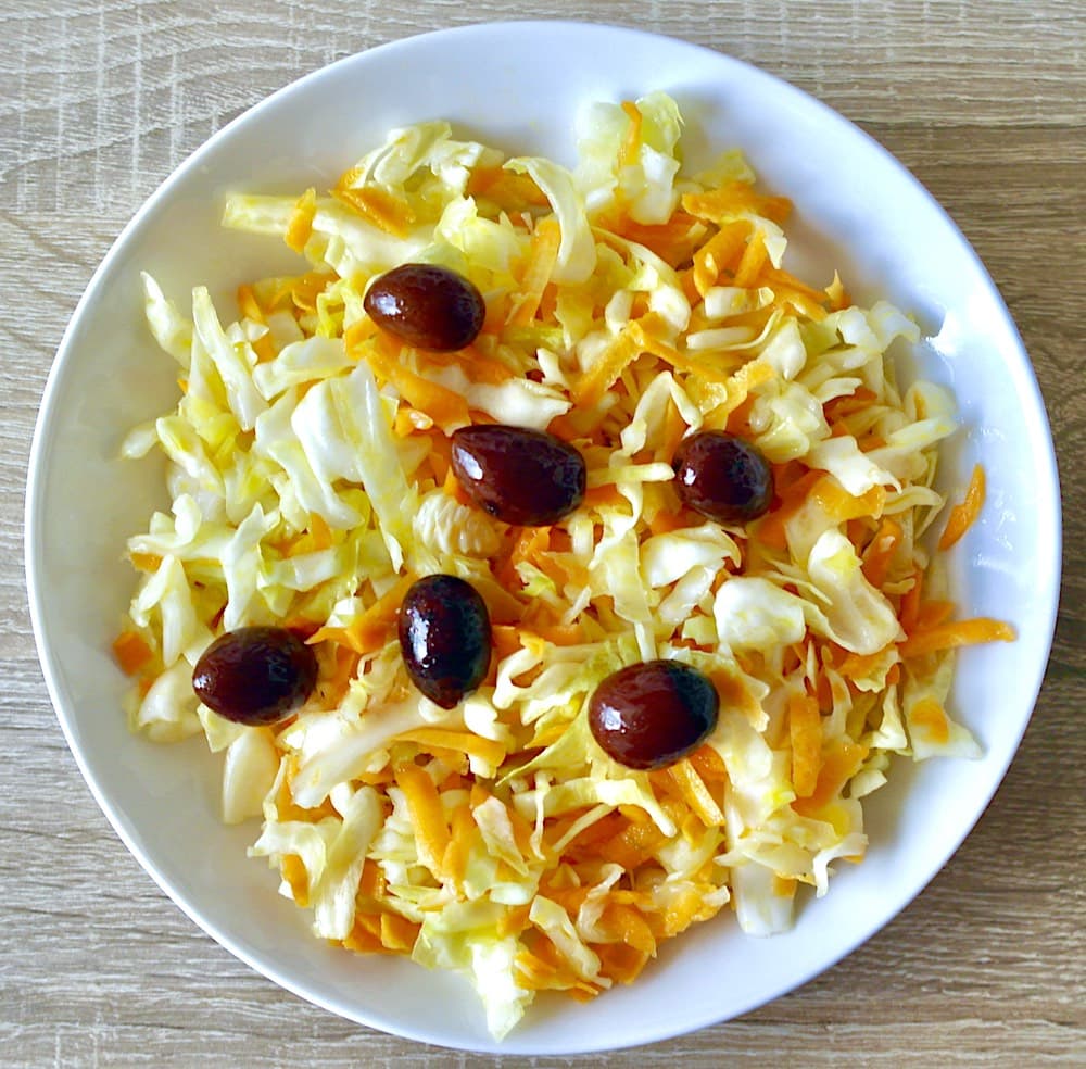 Greek cabbage and carrot salad
