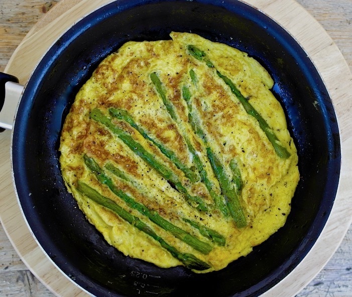 Traditional Greek Asparagus Omelet