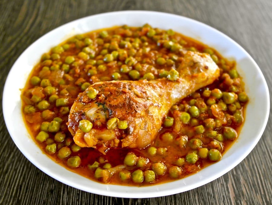 one-pot greek chicken and peas: kotopoulo me araka