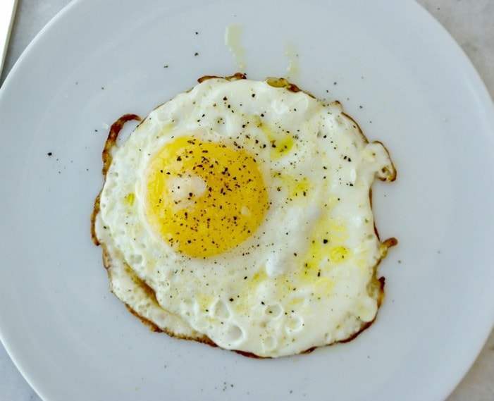 Olive Oil–Basted Fried Eggs Recipe