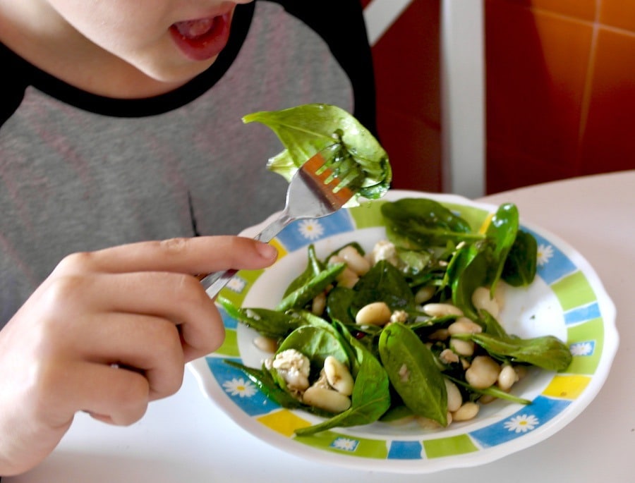 Mediterranean spinach salad with feta