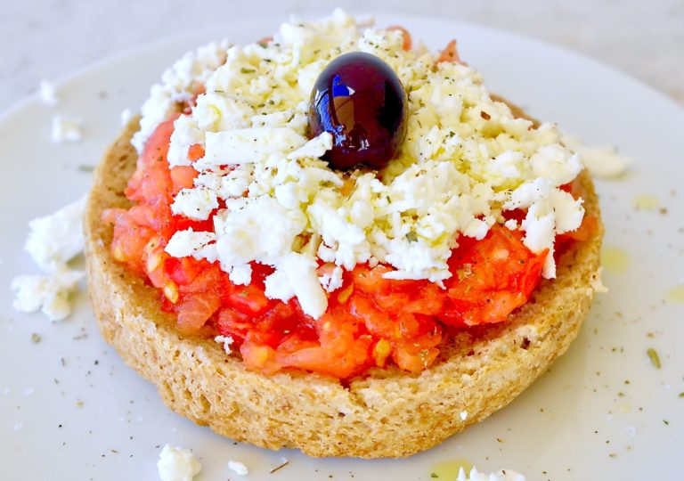 Authentic Cretan Salad: Dakos