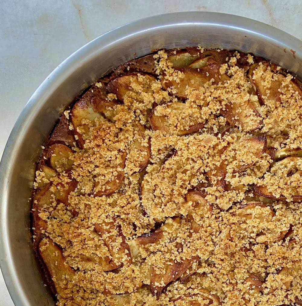 Healthy Apple olive oil cake