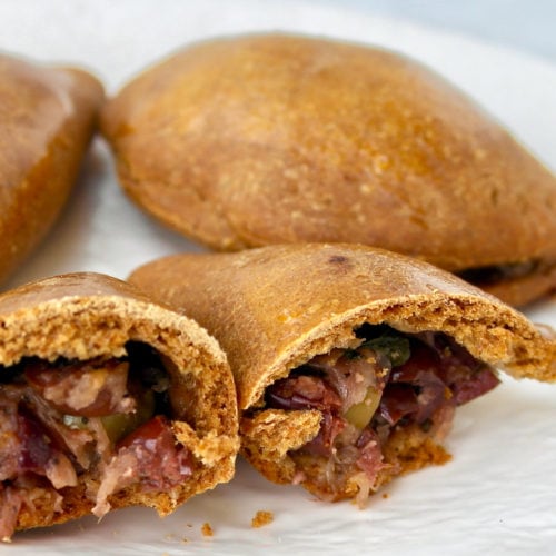 Mini empanadas de aceitunas Eliopitakia