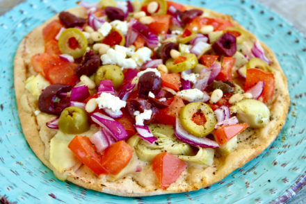 tahini pita pizza