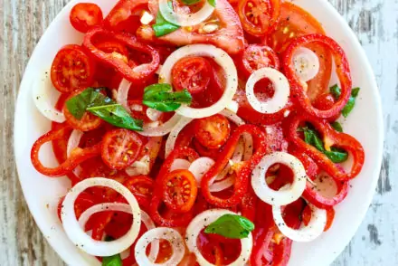 5-Ingredient Mediterranean Salad