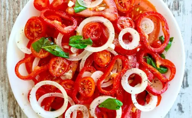 5-Ingredient Mediterranean Salad