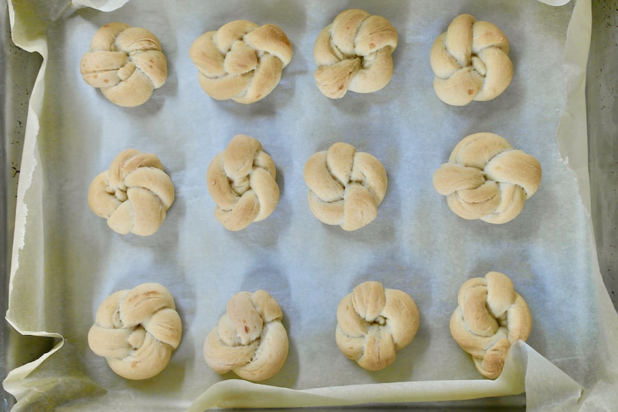 baked garlic knots