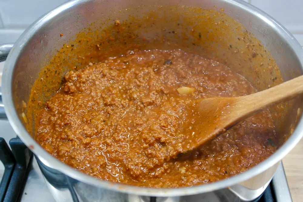Greek Spaghetti with Meat Sauce recipe – Makaronia me Kima 12