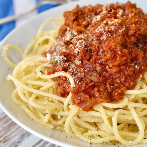 Greek Spaghetti with Meat Sauce recipe – Makaronia me Kima 1