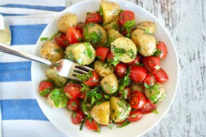 Mediterranean Potato Salad with Herbs and Tomatoes 2