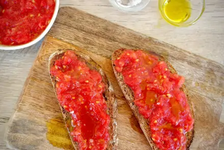 Pan Con Tomate -Spanish Breakfast Toast