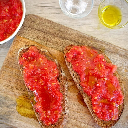 Pan Con Tomate -Spanish Breakfast Toast