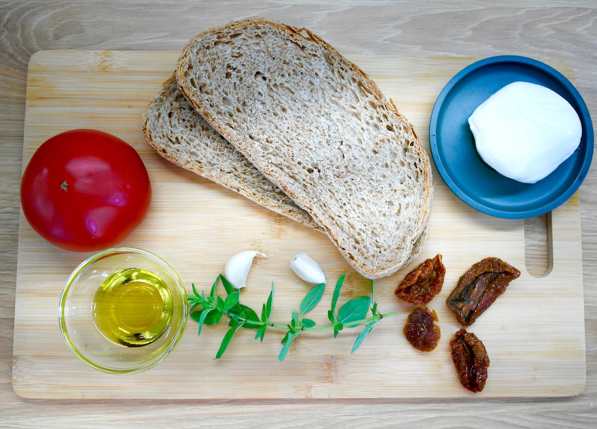 Mediterranean Grilled Tomato Mozzarella Sandwich Ingredients