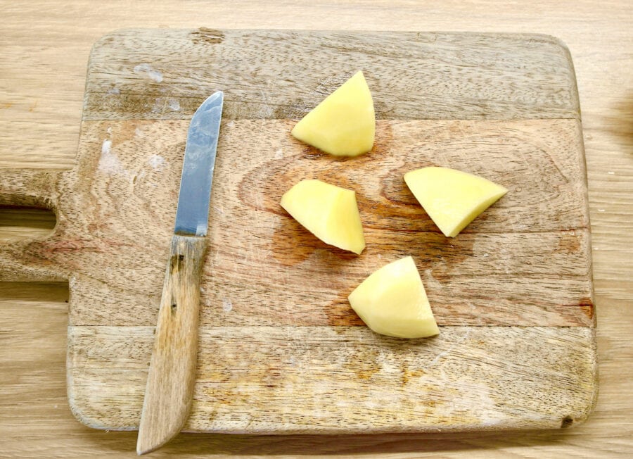 How to make Greek lemon Potatoes