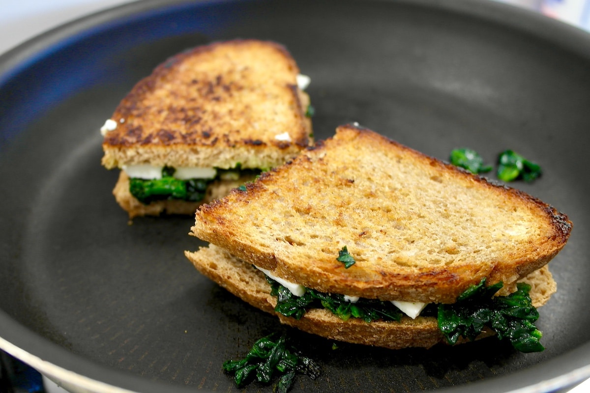 How to make Grilled Spinach and Feta Sandwich 2