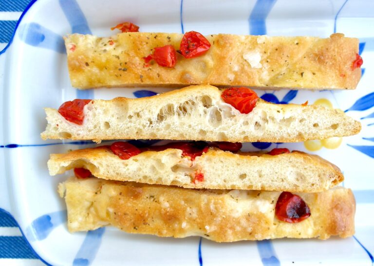 How to make Easy Focaccia with cherry tomatoes
