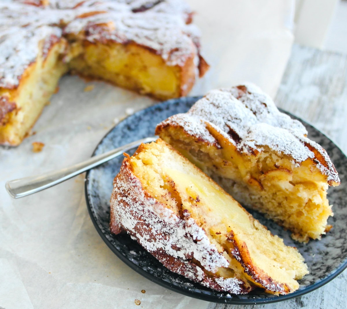 Light Italian Apple Cake